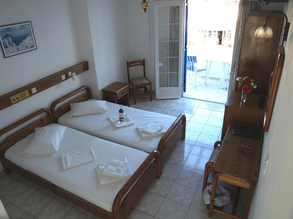 Levante Beach Hotel Kamari  Room photo