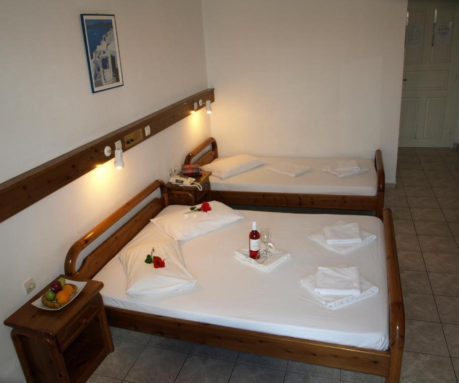 Levante Beach Hotel Kamari  Room photo